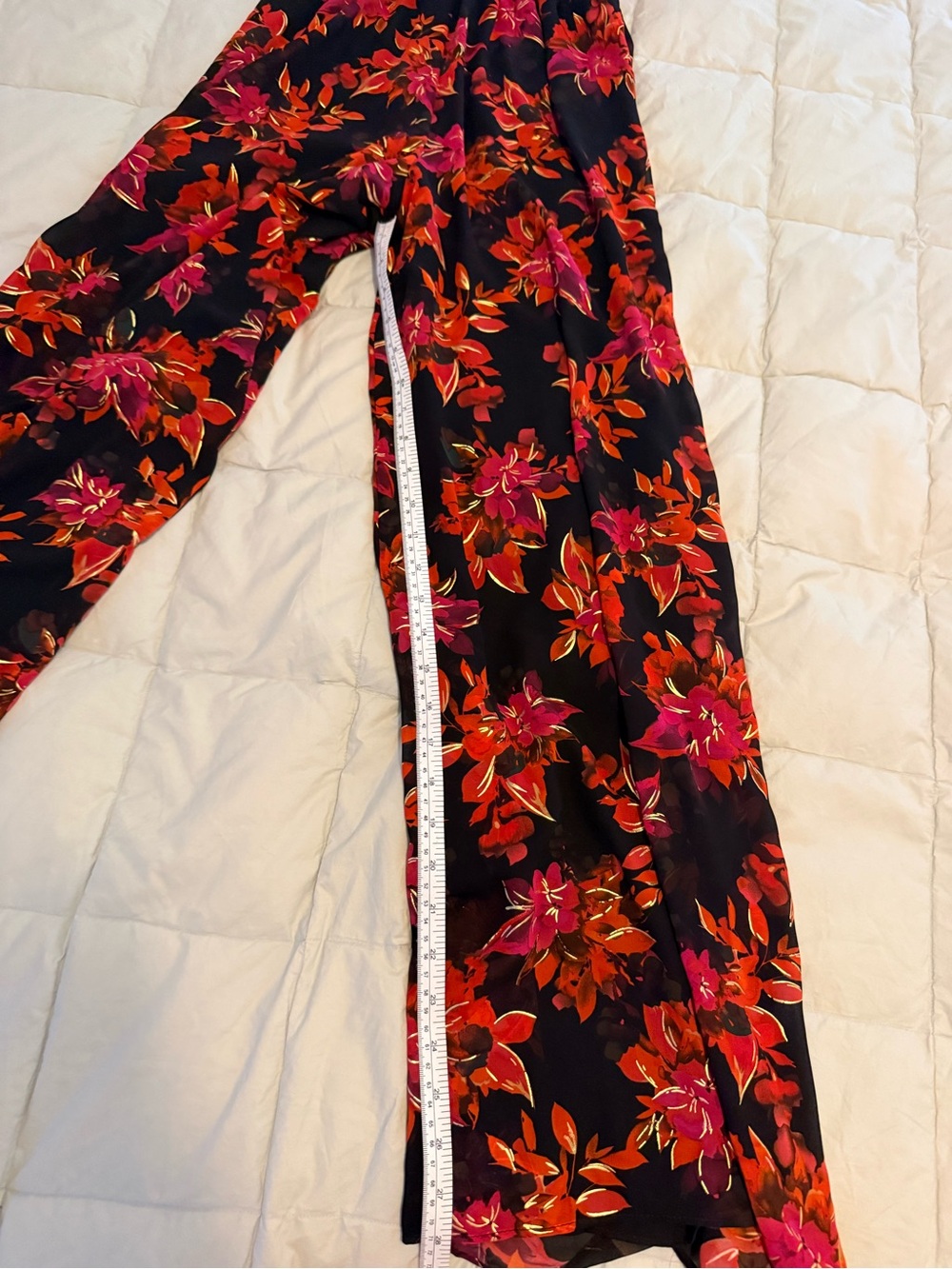 Vince Camuto Black Halter Jumpsuit with Red & Pink Floral Print Size S NWT - Picture 15 of 16